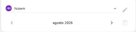 No topo, o seletor de cartão e o botão de editar; abaixo, a navegação entre as faturas por período.